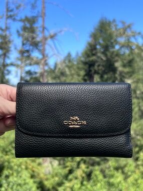 COACH Medium Black Pebbled Leather Trifold Wallet Gold Hardware AUTHENTIC